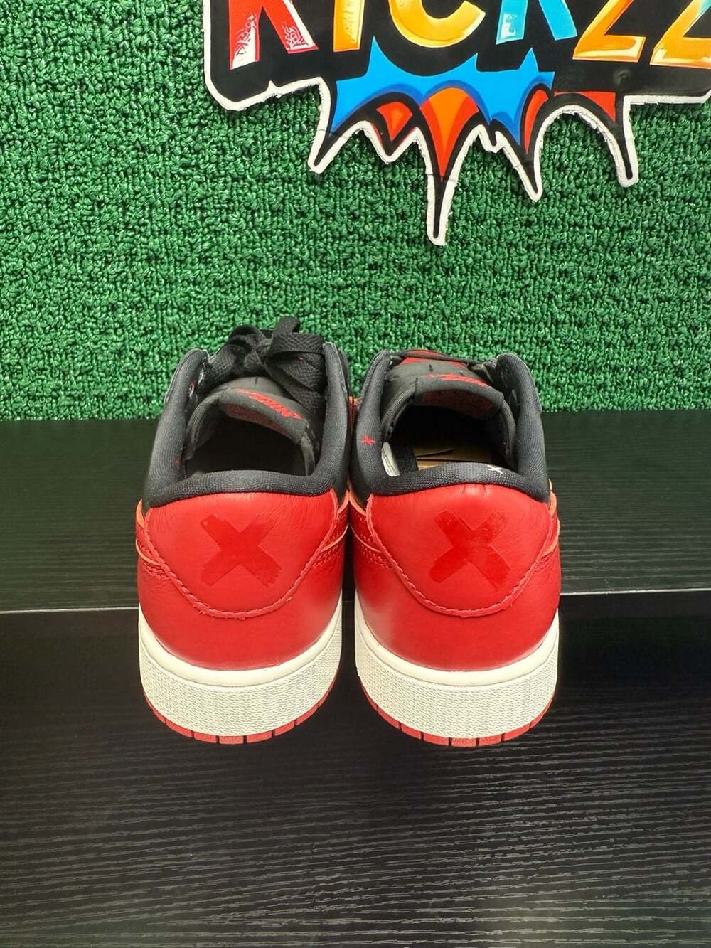 Air Jordan 1 Retro Low OG GS Banned Youth Size 7/8.5W Brand New - Picture 2 of 6